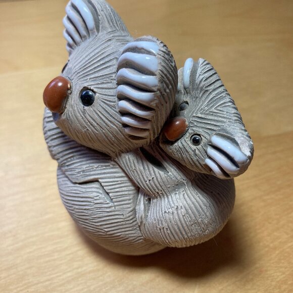 Artesania Rinconada Koala with Baby Pottery Figurine - Picture 3 of 7